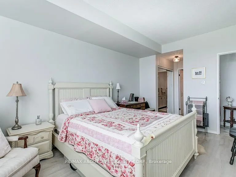 2511 Lakeshore Rd W #519 — Photo 17
