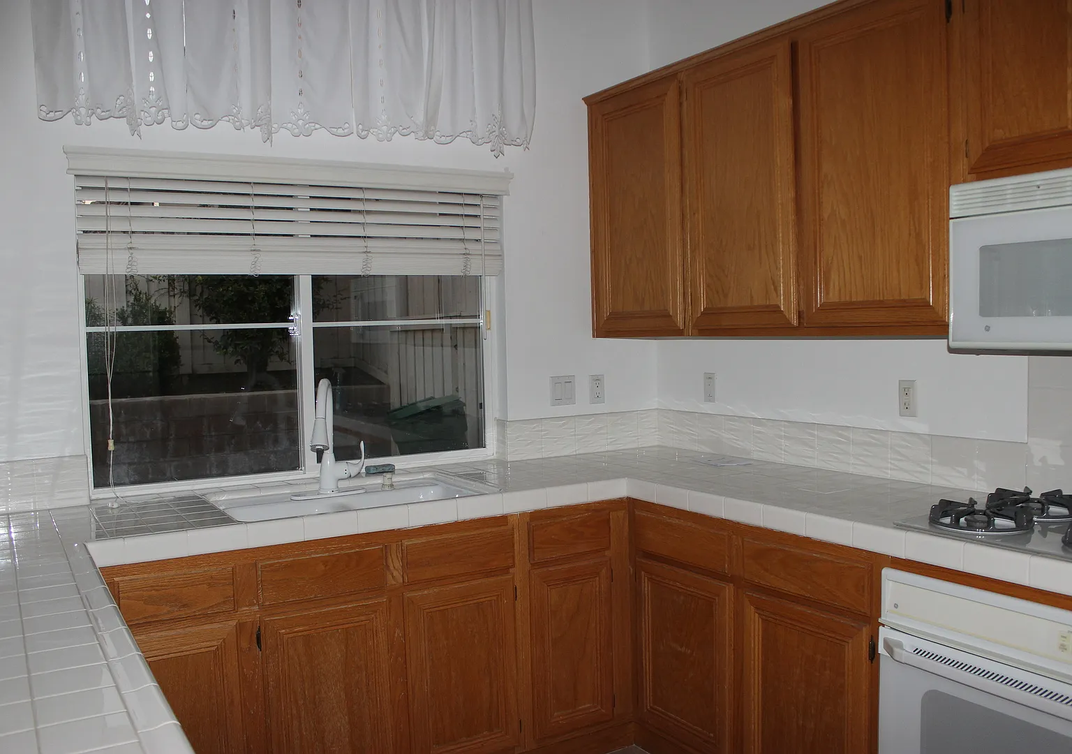 3 Bedroom Home for Rent in Irvine | 39 Whispering Pine — Photo 4