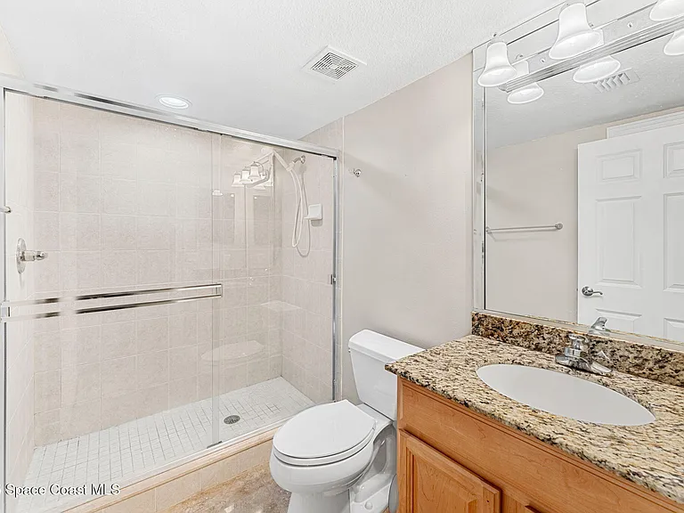 210 24th St #301 — Photo 26