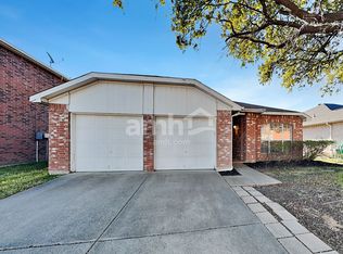 1009 Whistle Stop Dr, Saginaw, TX 76131