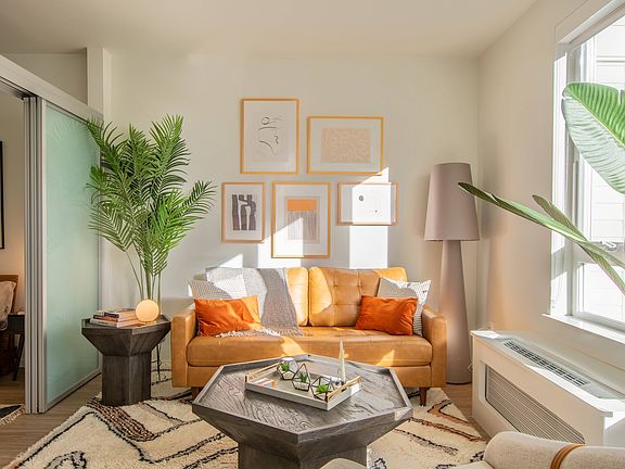 Modera River Trail is bringing an inspired take on upscale living to the city of Redmond. Make your pick today from our collection of studio, one-, and two-bedroom layouts with lofts and townhomes available.