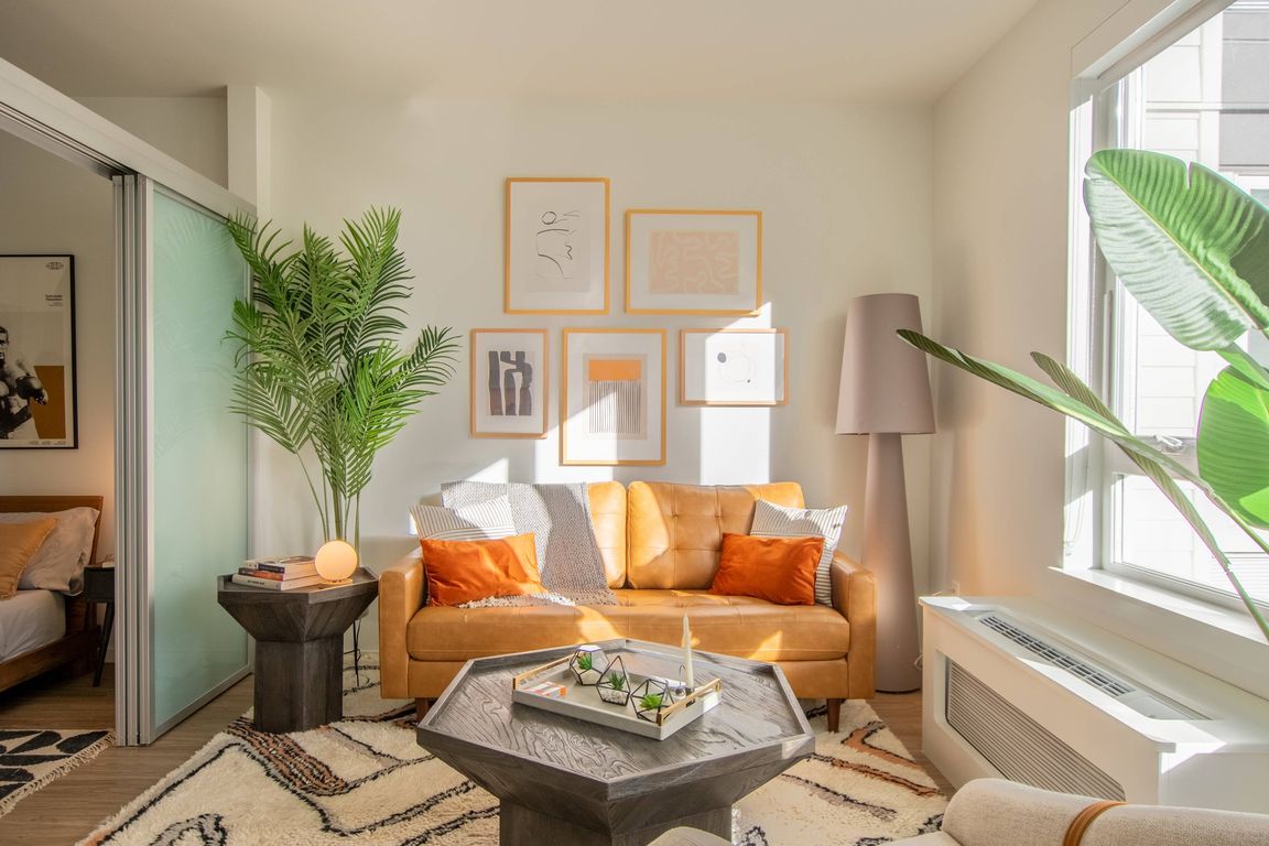 Modera River Trail is bringing an inspired take on upscale living to the city of Redmond. Make your pick today from our collection of studio, one-, and two-bedroom layouts with lofts and townhomes available.