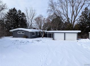 13 Farview Cir, Camillus, NY 13031