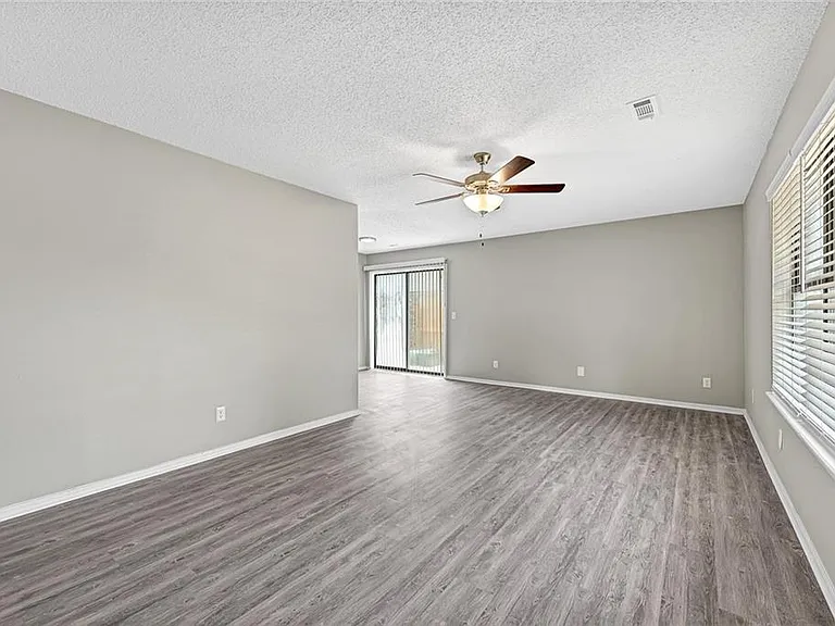 2748 N Arroyo Ave — Photo 3