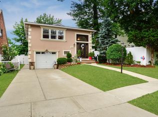 910 Carlton Blvd, Staten Island, NY 10312