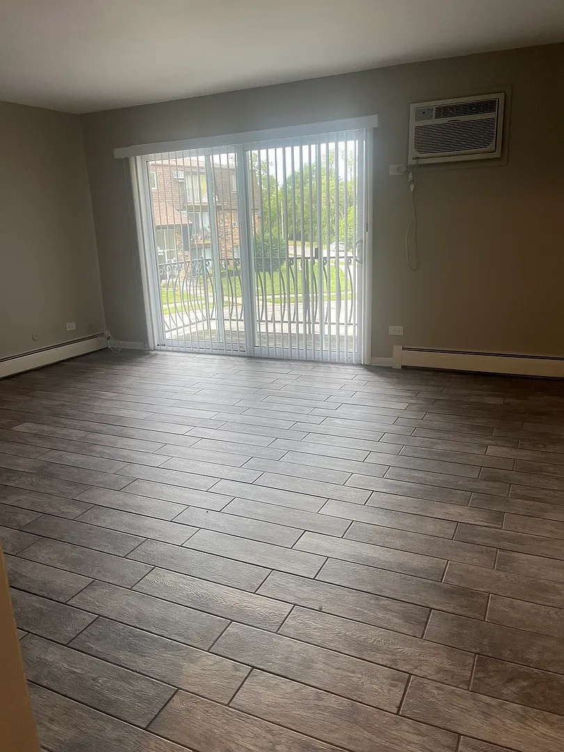2 bed, 750 sqft, $1,675 — Photo 2
