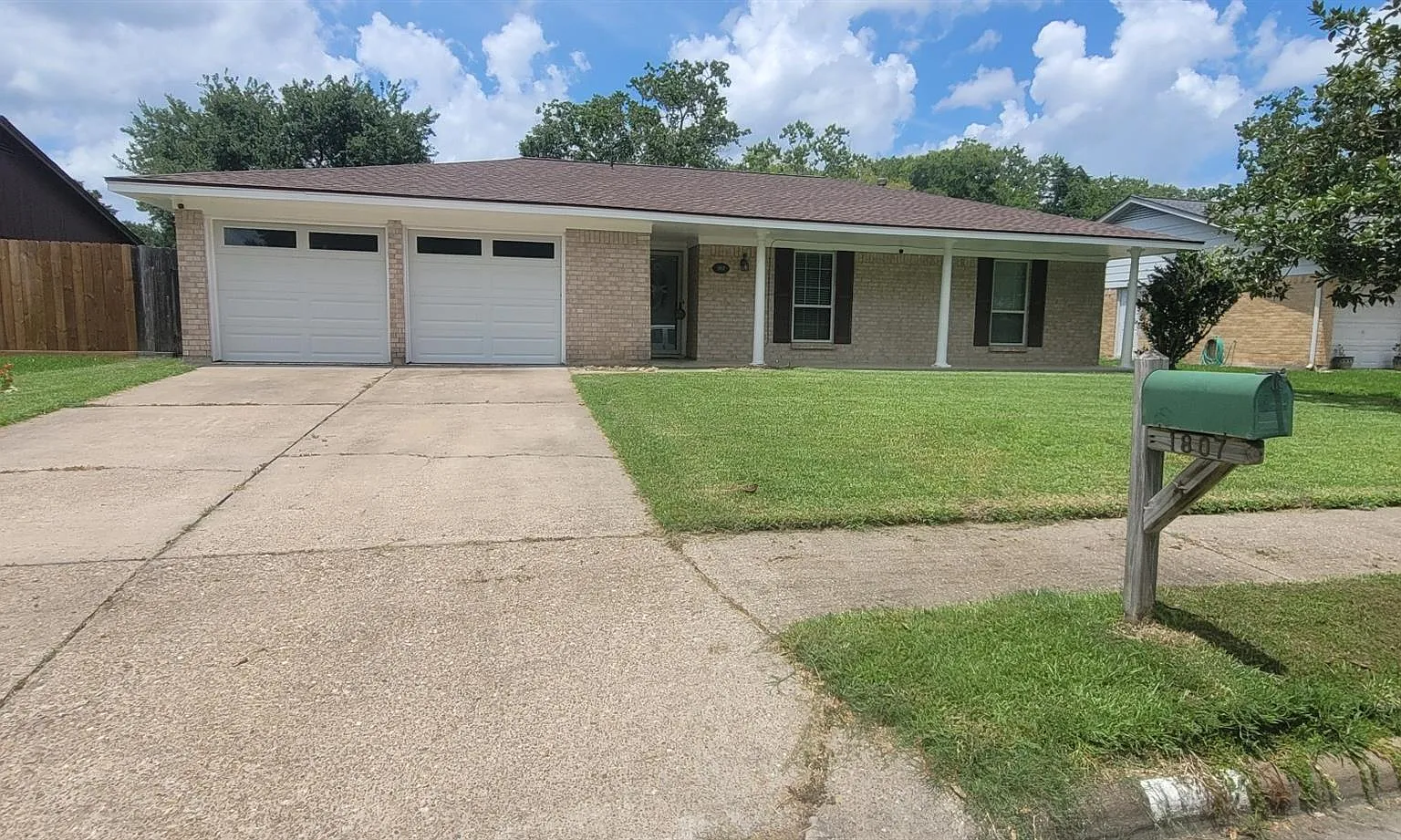 4 bed, 2.0 bath, 1331 sqft, $2,350 — Photo 1