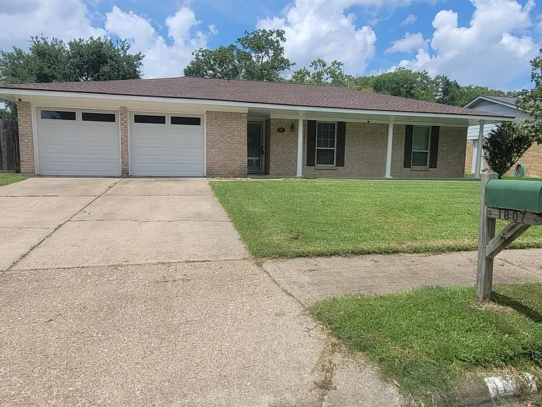 1807 Sleepy Creek Way — Photo 1