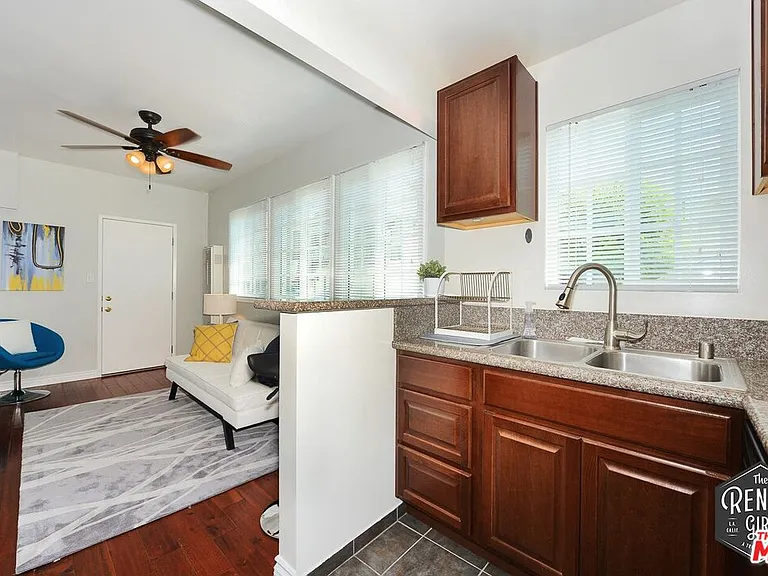 2400 Pacific Ave #6 — Photo 6