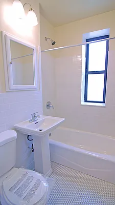 Rented by Tryax Realty Management | media 7