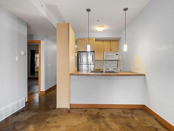 4th image of 1235 N 13th Ave SW #110