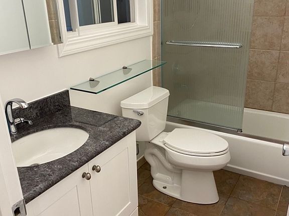 3rd image of 24 Gough St #24