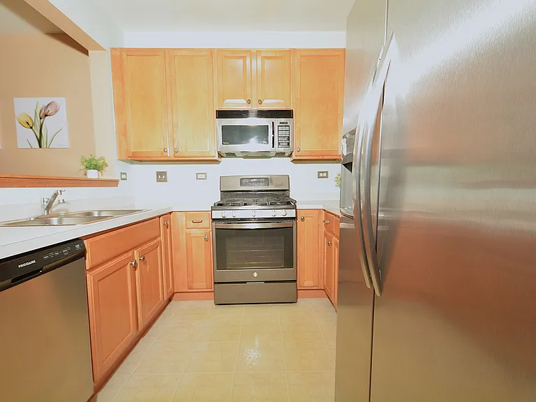2460 Georgetown Cir — Photo 7