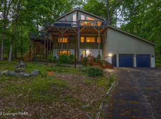 322 Brentwood Dr, Bushkill, PA 18324