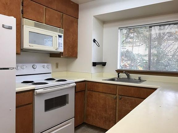 5th image of 14381 30th Ave NE #1X1