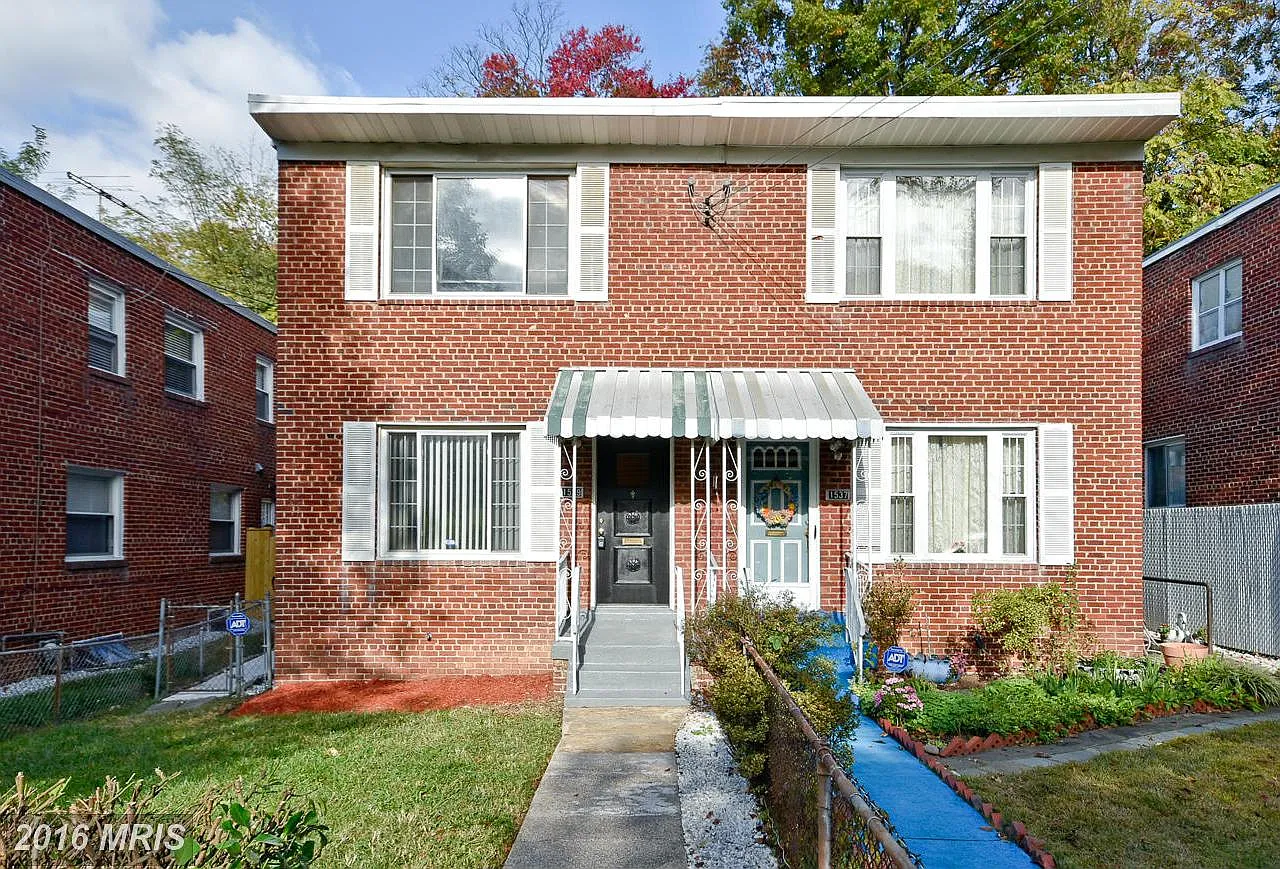 1539 Fort Dupont St SE photo 1