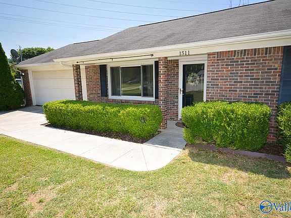 3rd image of 1511 Old Albany Cir SE