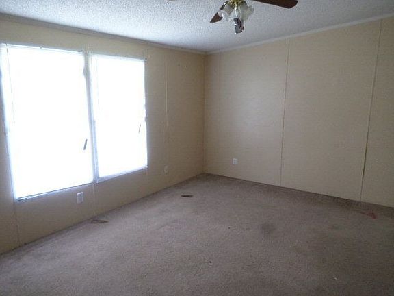 4th image of 213 Castle Wood