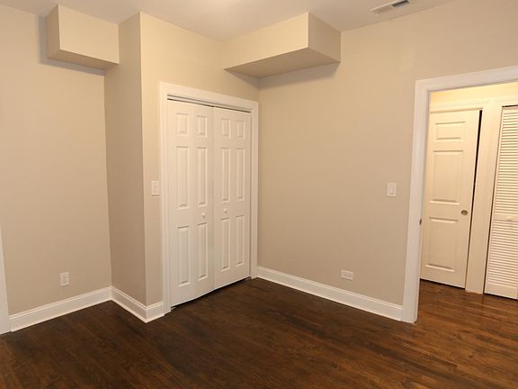 4th image of 2944 W Diversey Ave