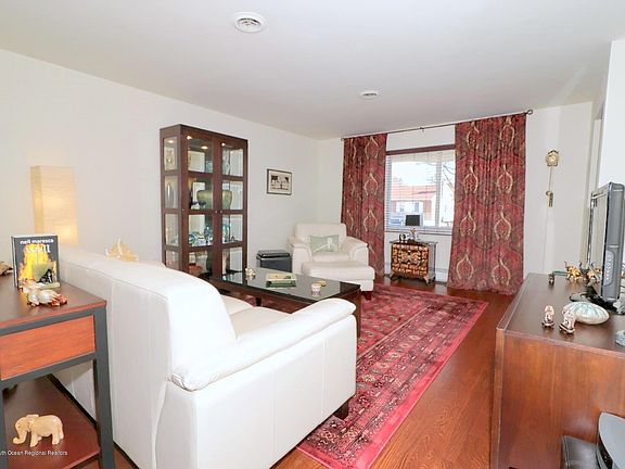 5th image of 6 Derby Ln