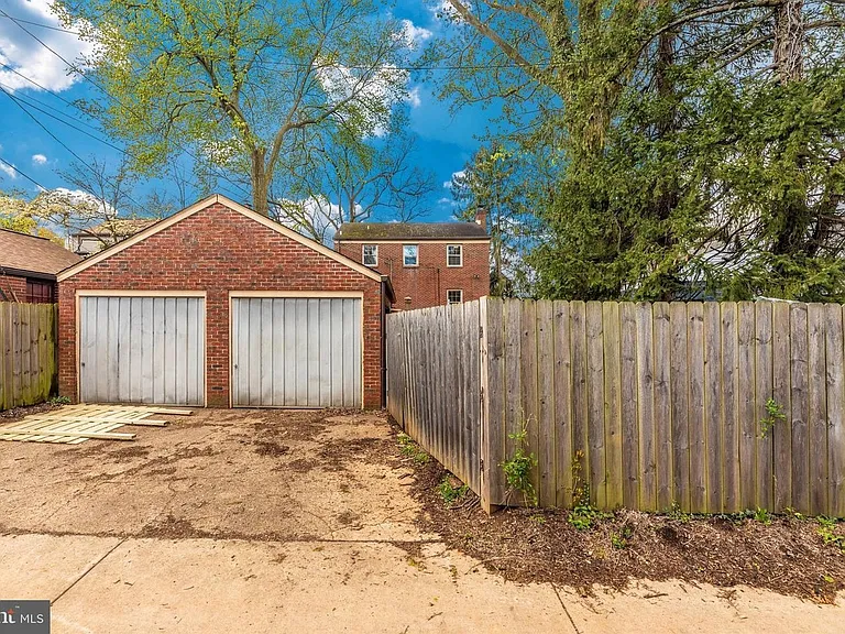 7023 Deerfield Rd — Photo 30