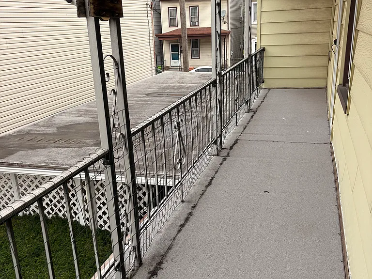636 Walnut St — Photo 20