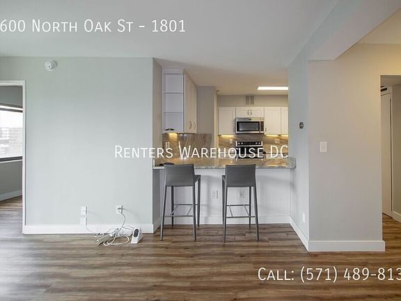 5th image of 1600 N Oak St APT 1801