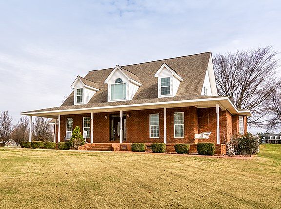 3rd image of 1626 Three Mile Ln