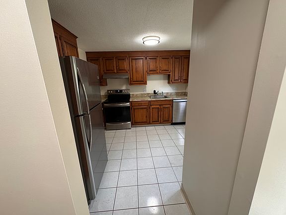 3rd image of 13 Saint Marc Cir #B