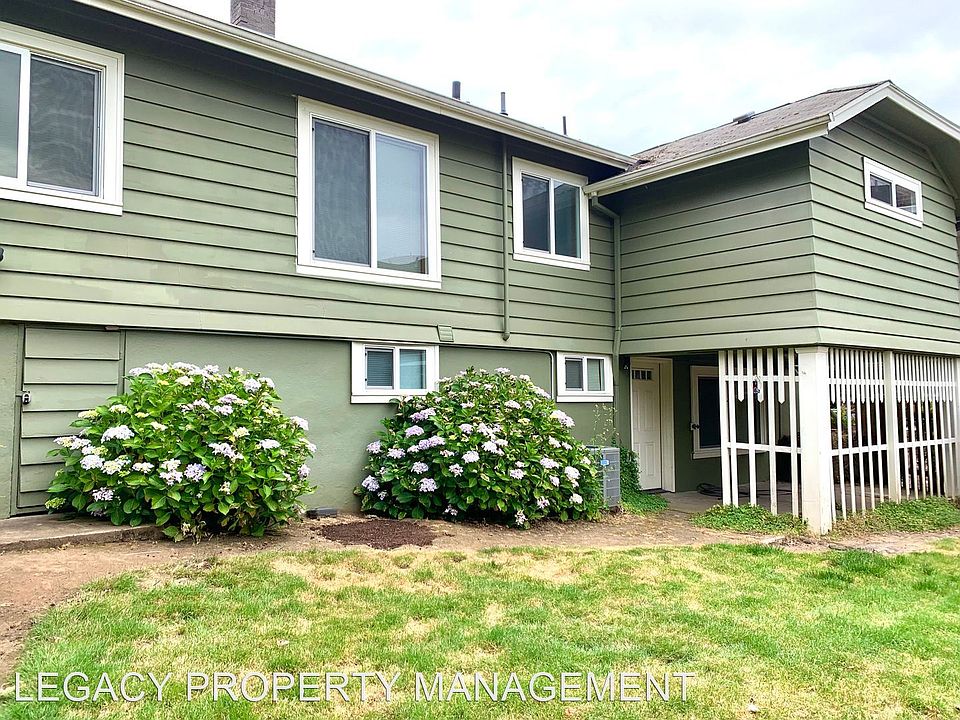 1st image of 701 NE 52nd Ave #11294316