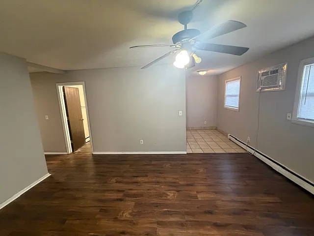 Building Photo - 107 College Park Ct #2