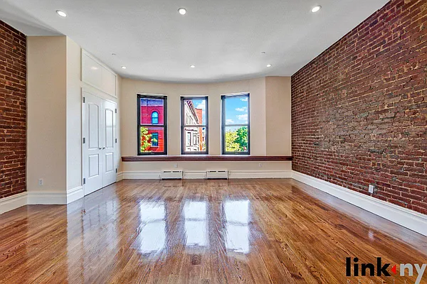 Rented by Link NY Realty | media 14
