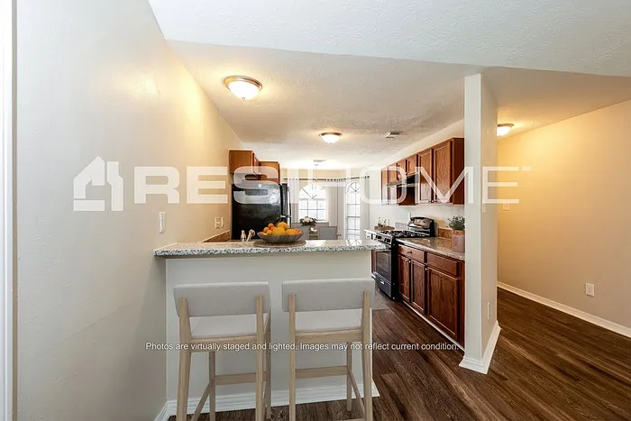13710 Sableglen St — Photo 3
