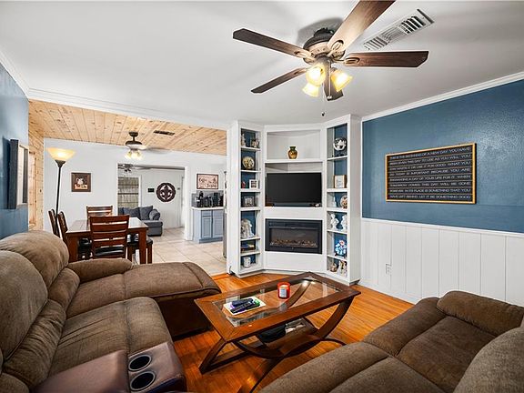 3rd image of 1912 Shannon Rd