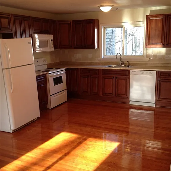 52 Port Norfolk St #1 — Photo 2