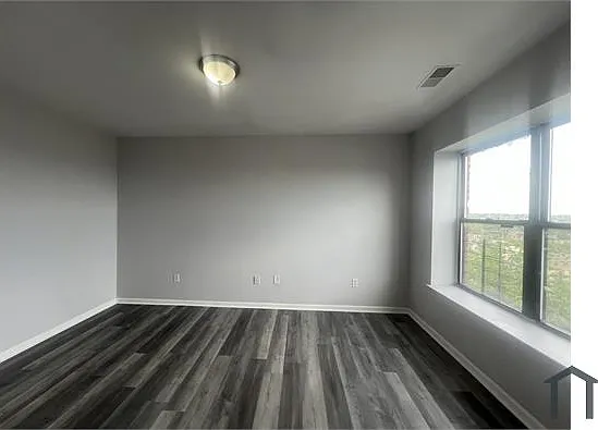 3 bed, $2,399 — Photo 2
