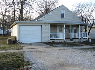 705 S Cherry St, Effingham, IL 62401