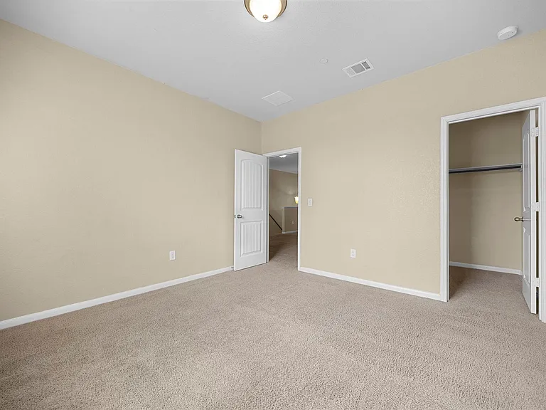 2880 Donnell Dr #101 — Photo 24