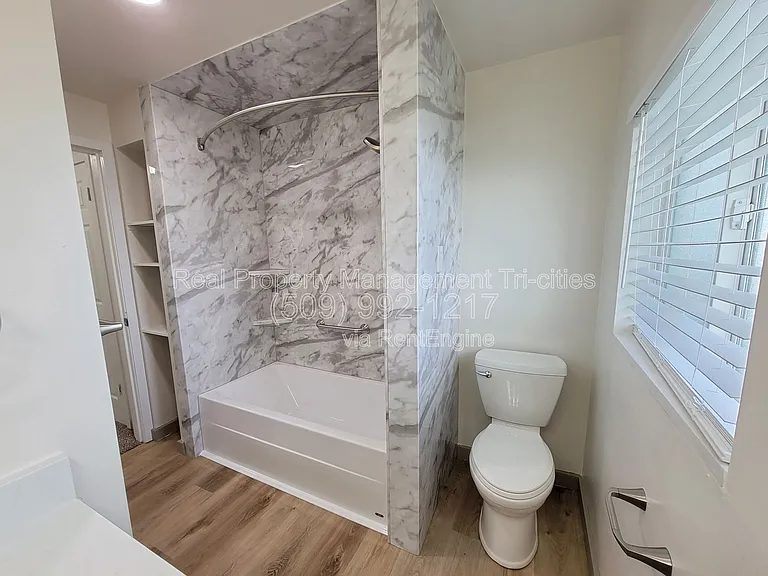1817 W Cartmell St #206 — Photo 12