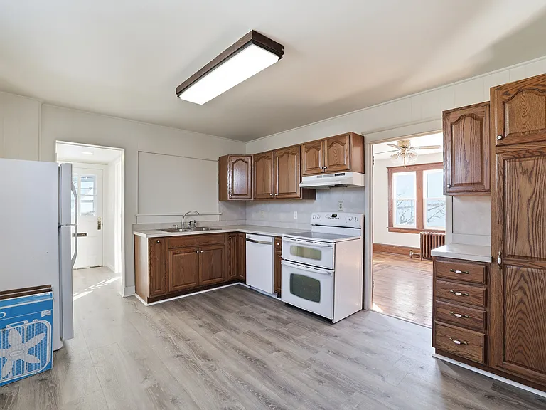 630 N Courtland St — Photo 7