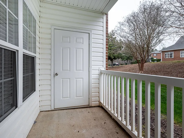 Trellis Pointe — Photo 14