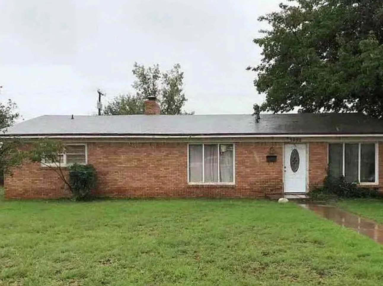 3 bed, 2.0 bath, 1845 sqft, $1,300 — Photo 4