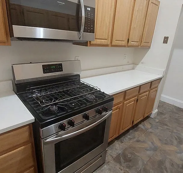76 West Cottage — Photo 2