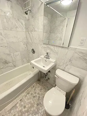 Rented by CitySites Real Estate Group | media 5