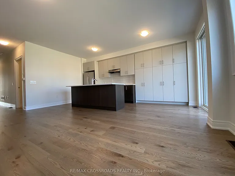 4 Kamper Ave — Photo 8