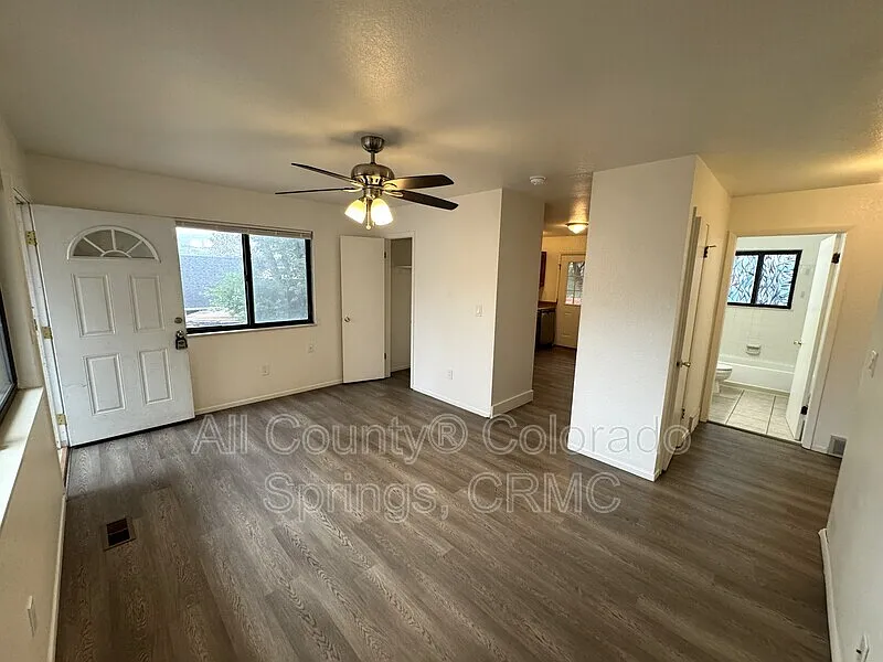 2 bed, 1.0 bath, 750 sqft, $1,150 — Photo 2