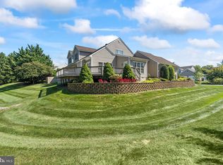 18706 Dover Dr, Hagerstown, MD 21742