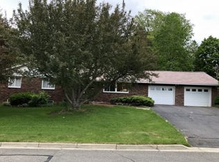 3704 Frazier Dr, Endicott, NY 13760