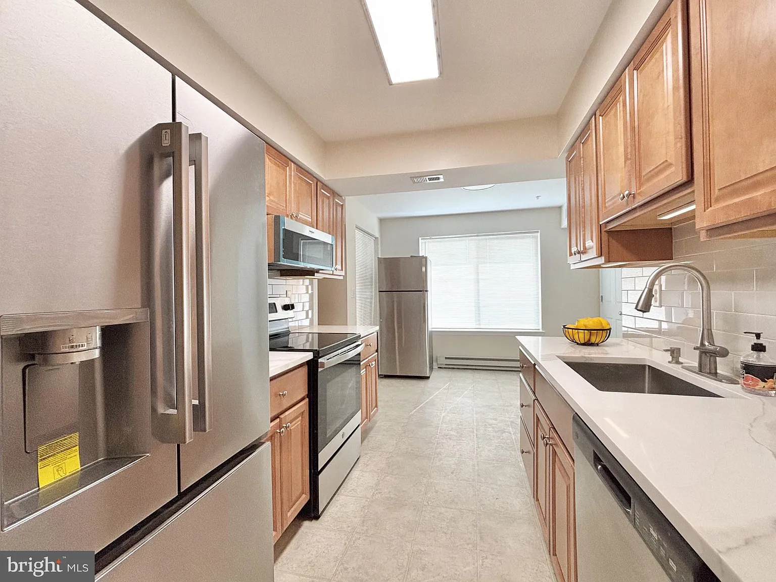3 bed, 2.0 bath, 1340 sqft, $2,700 — Photo 2
