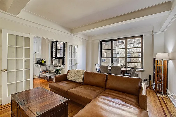 Sold by Redfin Real Estate | media 4